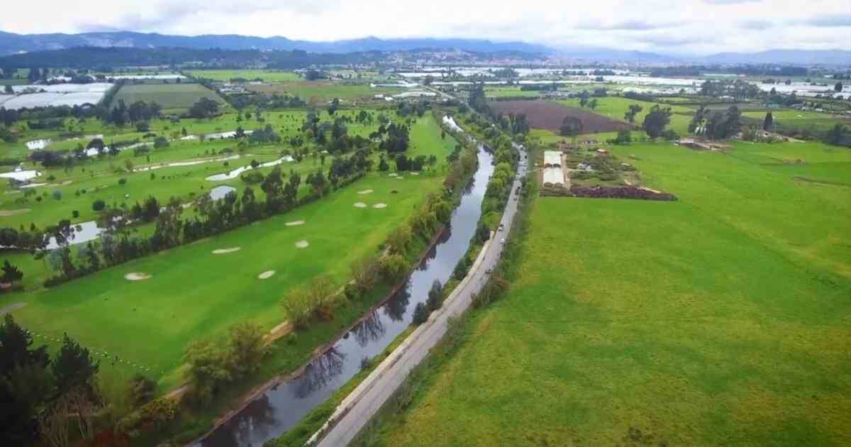 La cuenca alta del río Bogotá tiene 21 municipios. Foto: EAAB.
