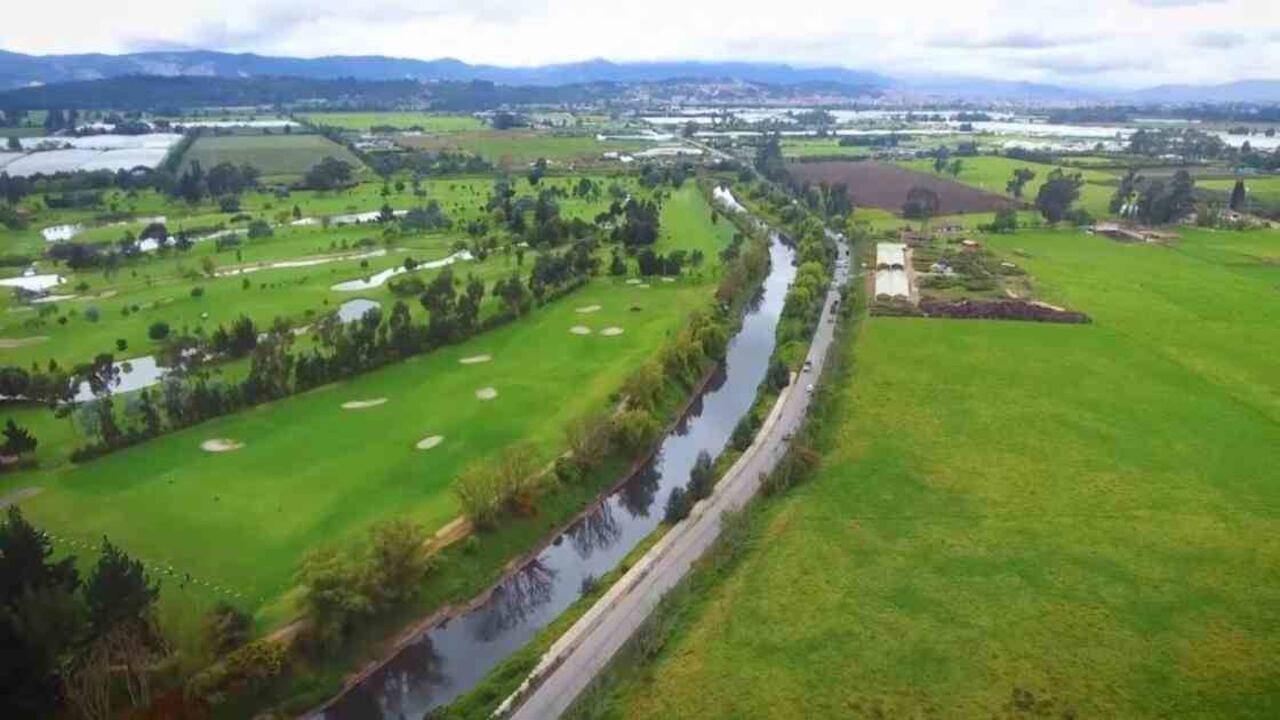 La cuenca hidrográfica del río Bogotá alberga 47 municipios de Cundinamarca, incluida la capital. Foto: EAAB.