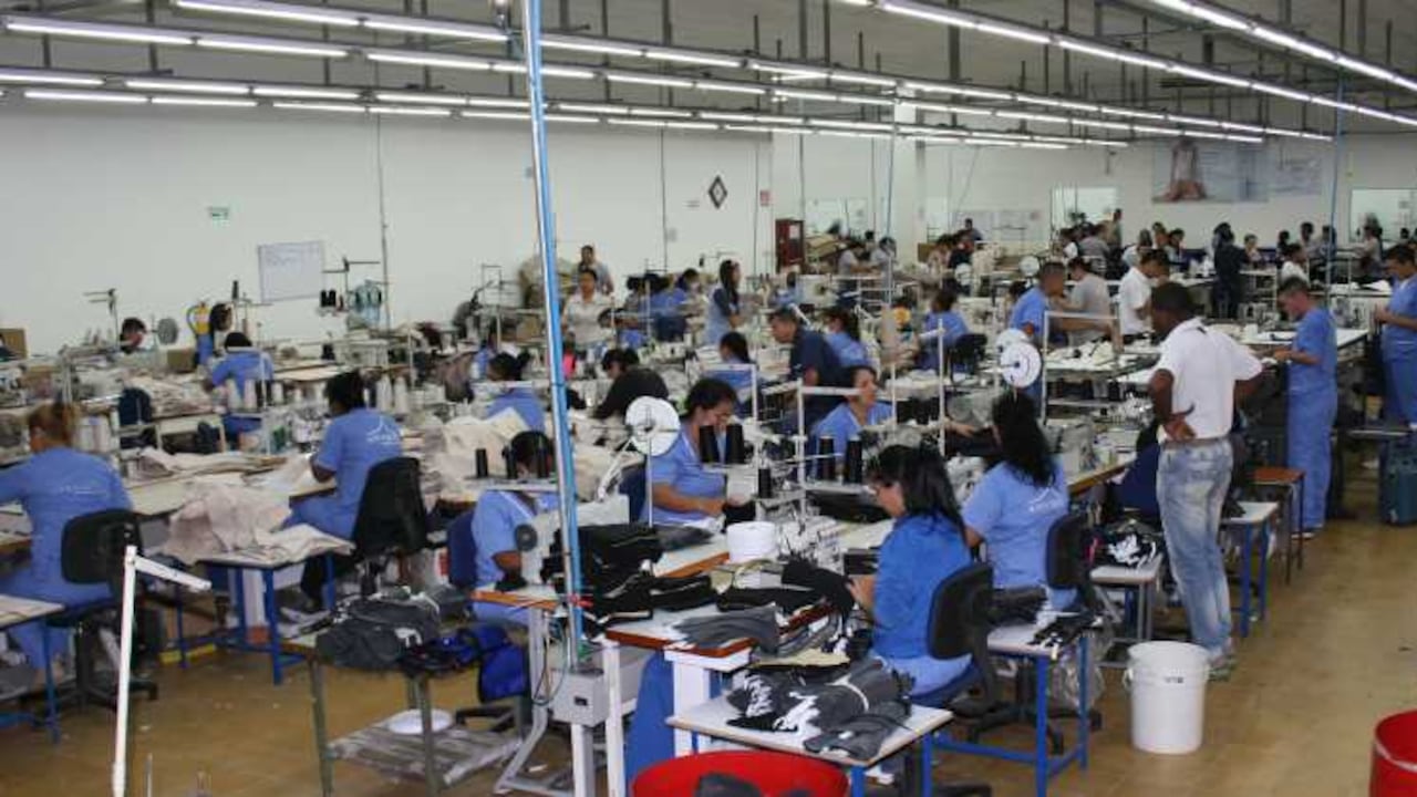 En la planta, ubicada en Cali, Ann Chery pro-duce 5 millones de prendas al año y genera 1.200 puestos de trabajo directos.