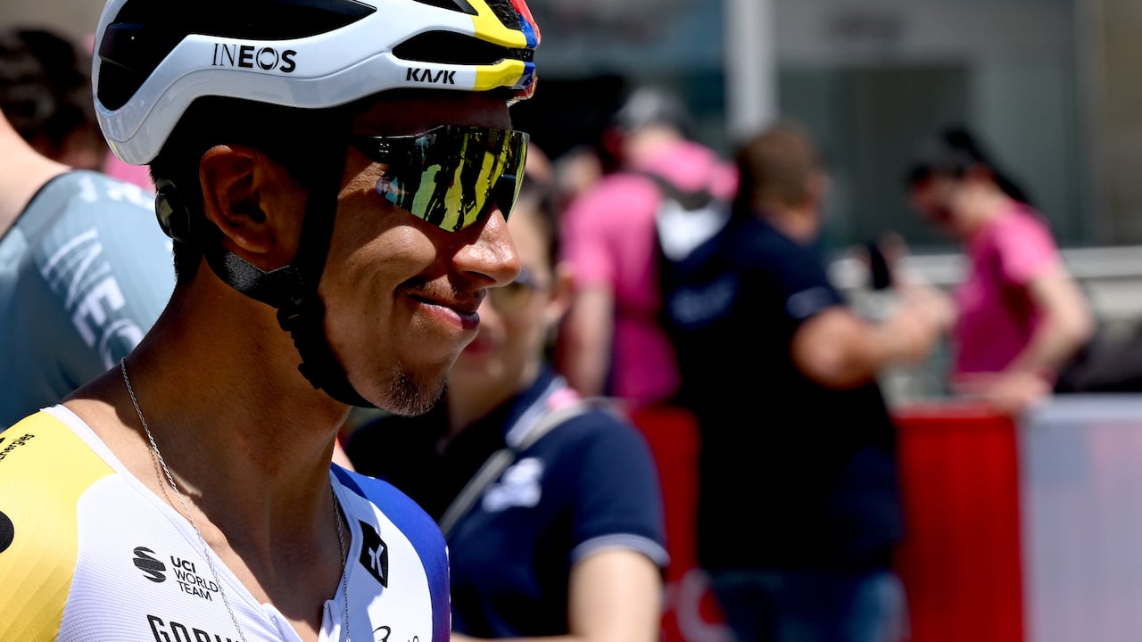 Egan Bernal, del Netcompany Ineos, en medio del Giro de Italia 2026.