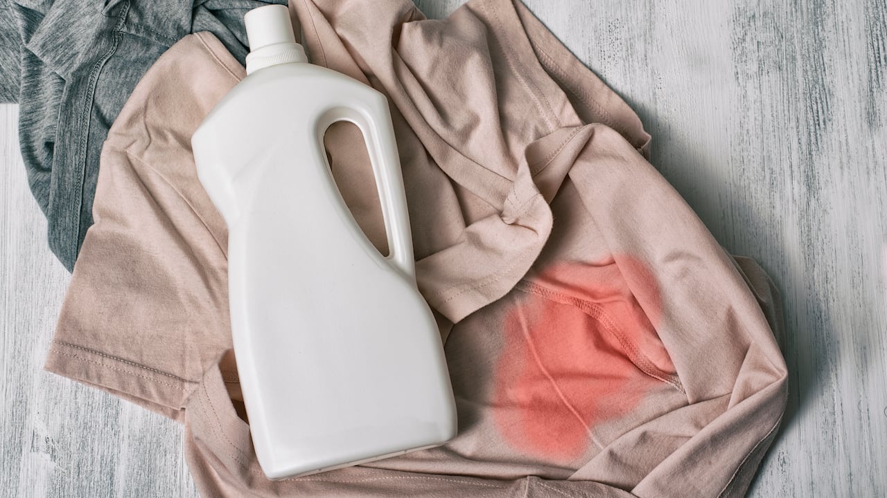 Se deben seguir ciertas precauciones a la hora de lavar la ropa.