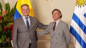 El presidente Gustavo Petro sostuvo un encuentro bilateral con el mandatario de Uruguay Yamandú Orsi.