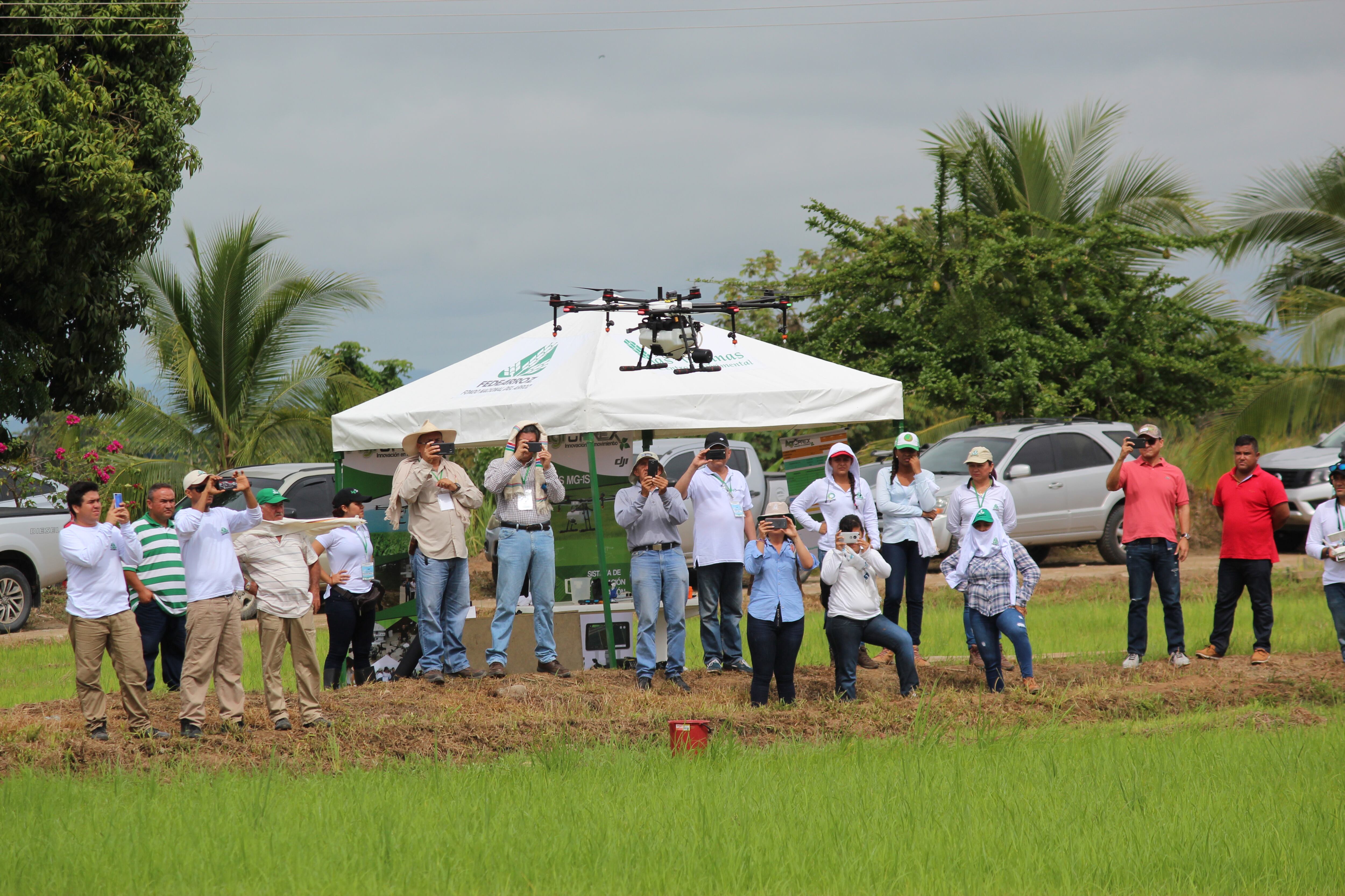 Los drones que se utilizan para agricultura de precisión son parte de la tecnología al servicio de la optimización de la producción agrícola que se emplean hoy en el campo.