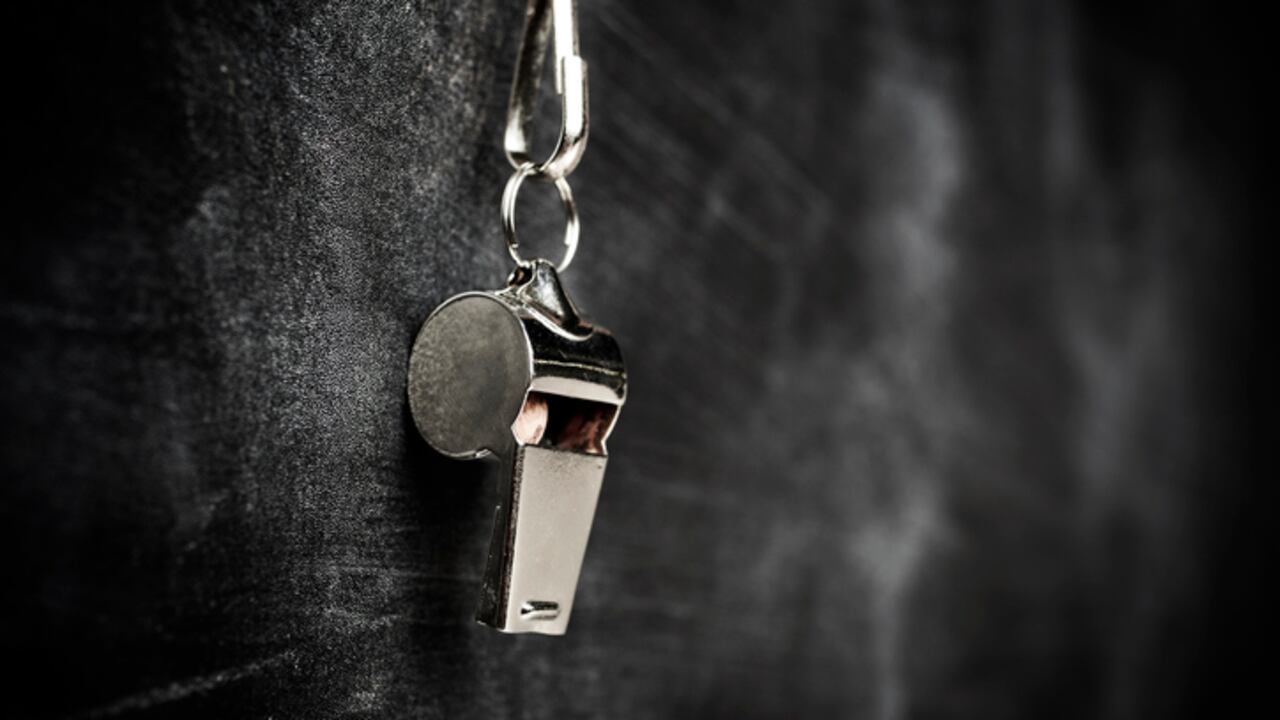 La entrenadora confesó haber tenido una relación romántica con el adolescente en mayo de 2021.