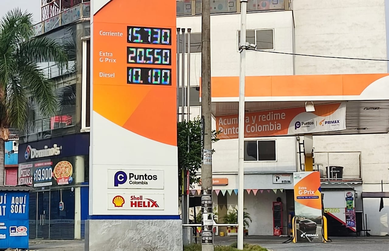 El precio del galón en Cali oscila entre 9.930 y 10.200 pesos.