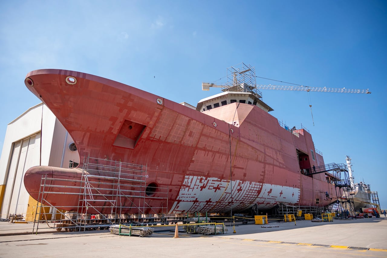 Cotecmar nació como una respuesta estratégica a las necesidades de la Armada Nacional. No obstante, con el tiempo ha evolucionado para ofrecer soluciones integrales tanto en el ámbito militar como civil.