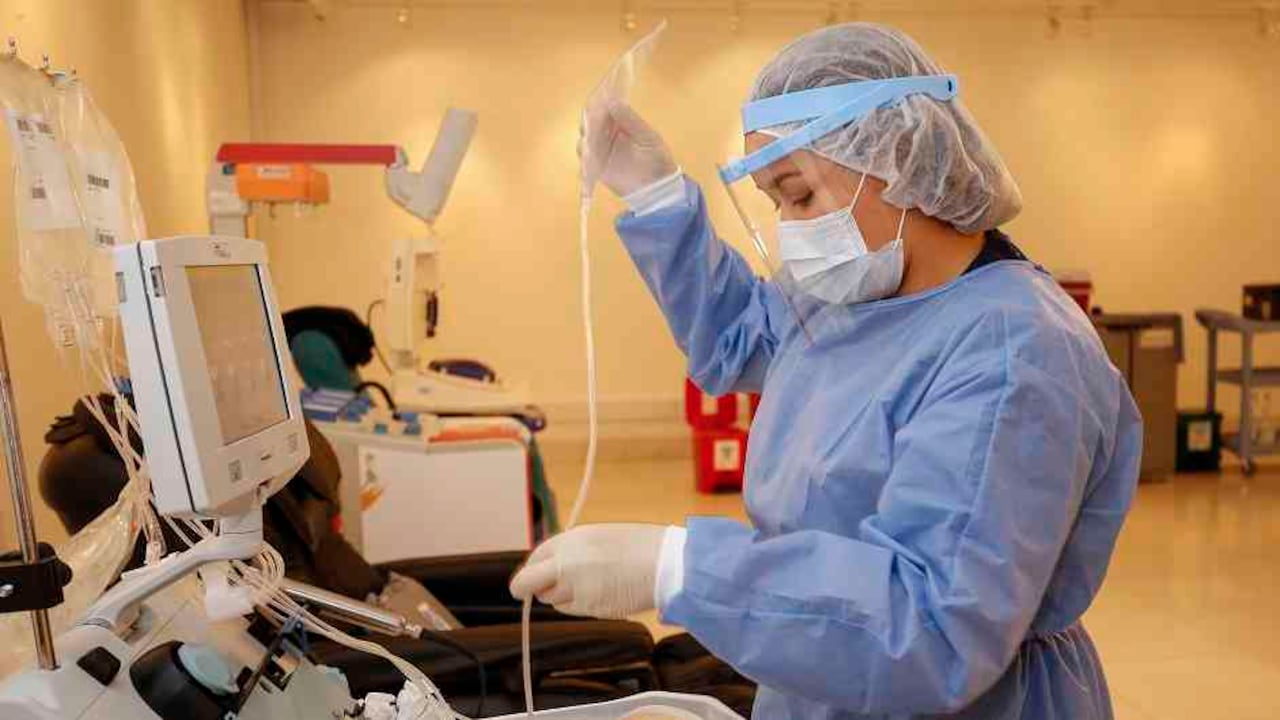 El Servicio Social Obligatorio está reglamentado por la Resolución 774 de 2022 y es un requisito para obtener la autorización del ejercicio profesional.