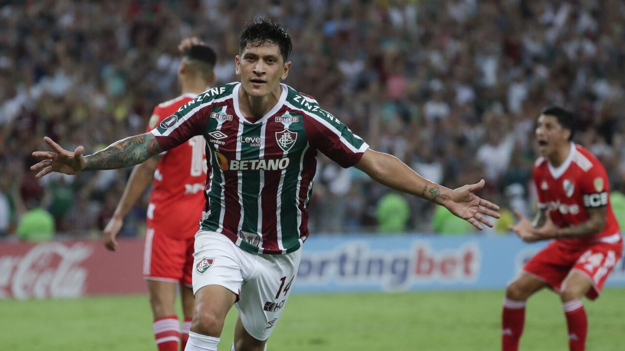 German Cano of Brazil's Fluminense celebrates scoring the opening goal against Argentina's River Plate during a Copa Libertadores group D soccer match at Maracana stadium in Rio de Janeiro, Brazil, Tuesday, May 2, 2023. (AP/Bruna Prado)