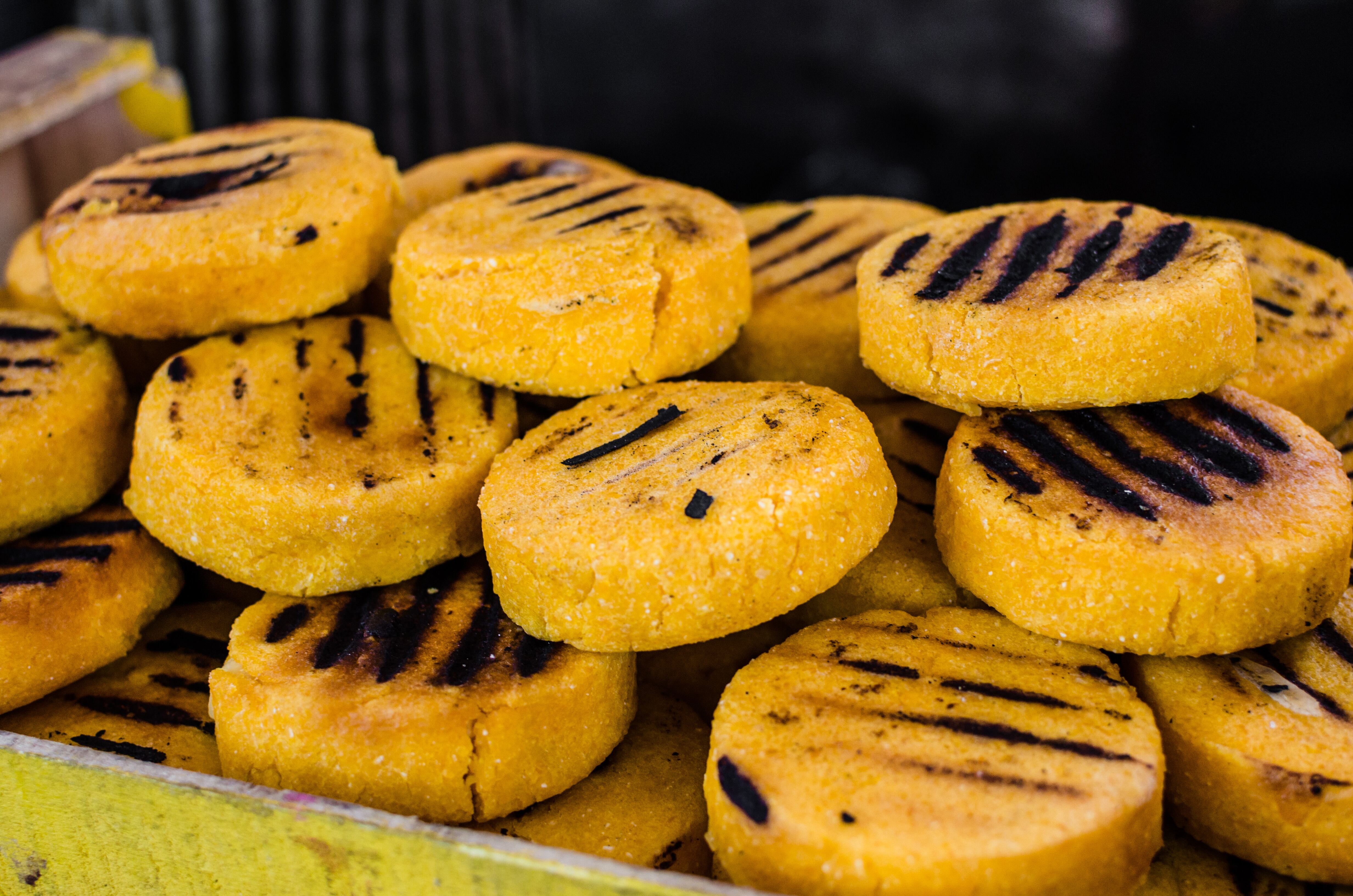La receta de la arepa de maíz con calabaza, una preparación originaria del municipio de Providencia, ganó este año el Premio Nacional de las Cocinas Tradicionales otorgado por el Ministerio de las Culturas, las Artes y los Saberes.