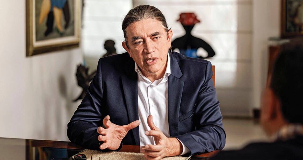 gustavo bolívarPrecandidato presidencial