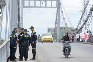 Tras cumplirse 9 años de iniciarse las obras En el Puente de Juanchito, se reforzó la seguridad por parte de la fuerza pública y evitar bloqueos en este sector.