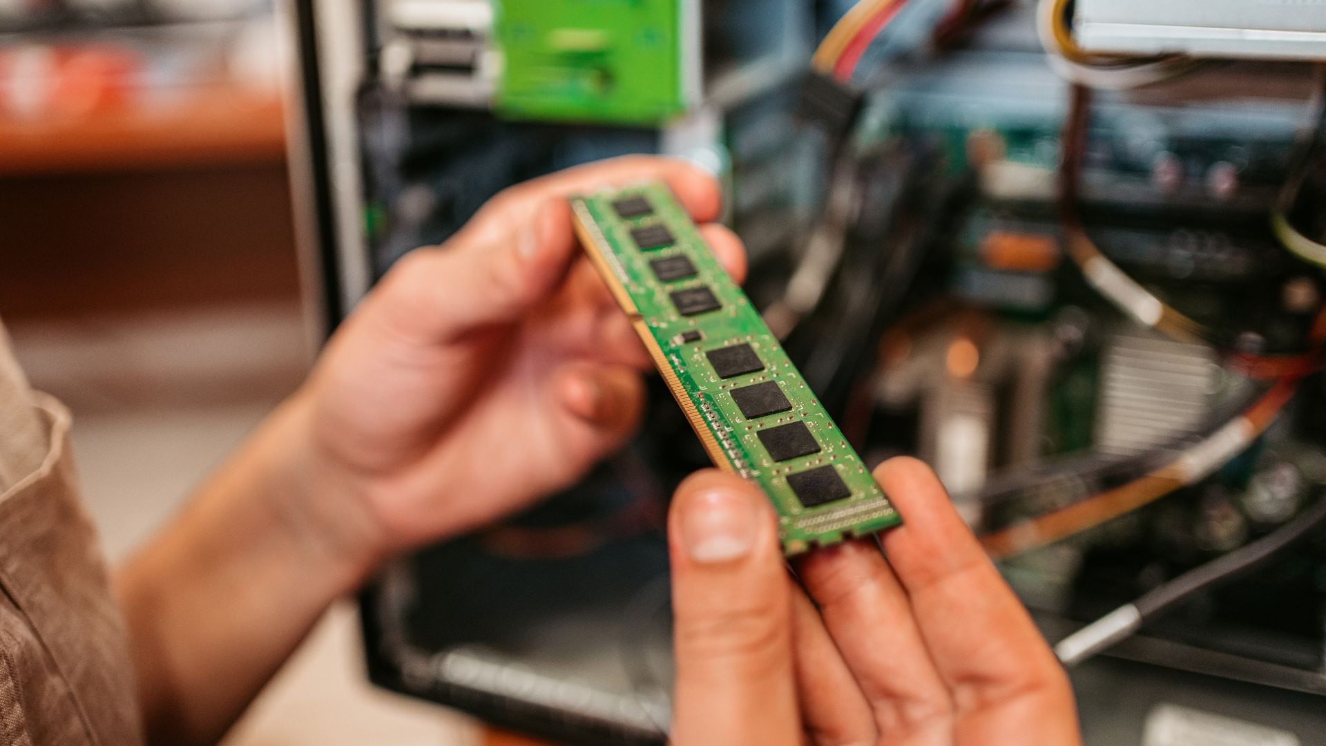 La memoria RAM se debe revisar de manera periódica.