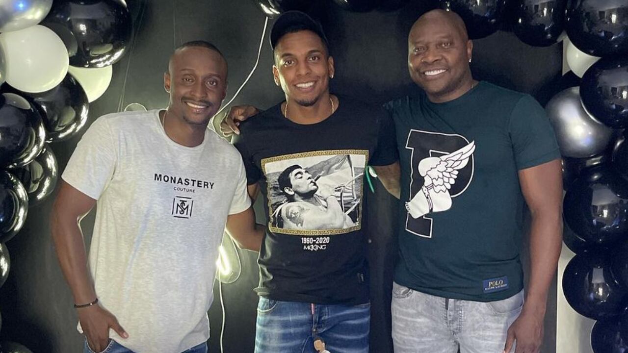 Freddy posa con sus hijos en la más reciente celebración del cumpleaños de Sebastián