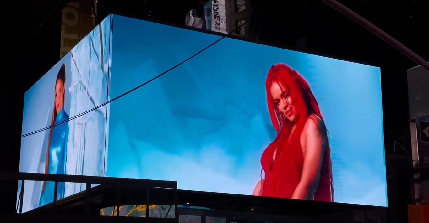 Así luce Karol G en el video de Te quedó grande. Foto: Twitter @rpvee.