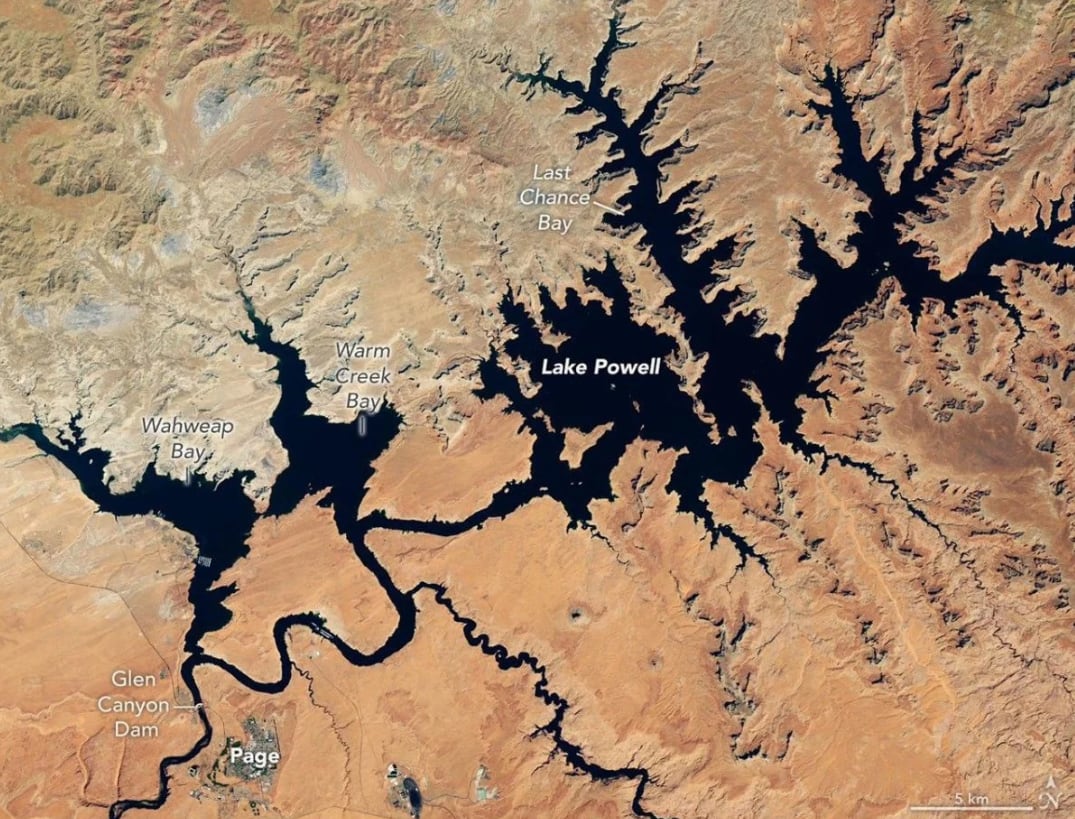 El registro visual de 2017 sirve como referencia para comparar los cambios que sufrió el embalse años después.