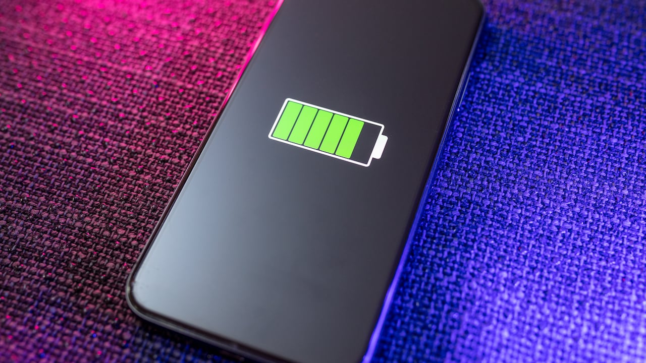 Los malos hábitos pueden afectar la vida útil de la batería del celular.
