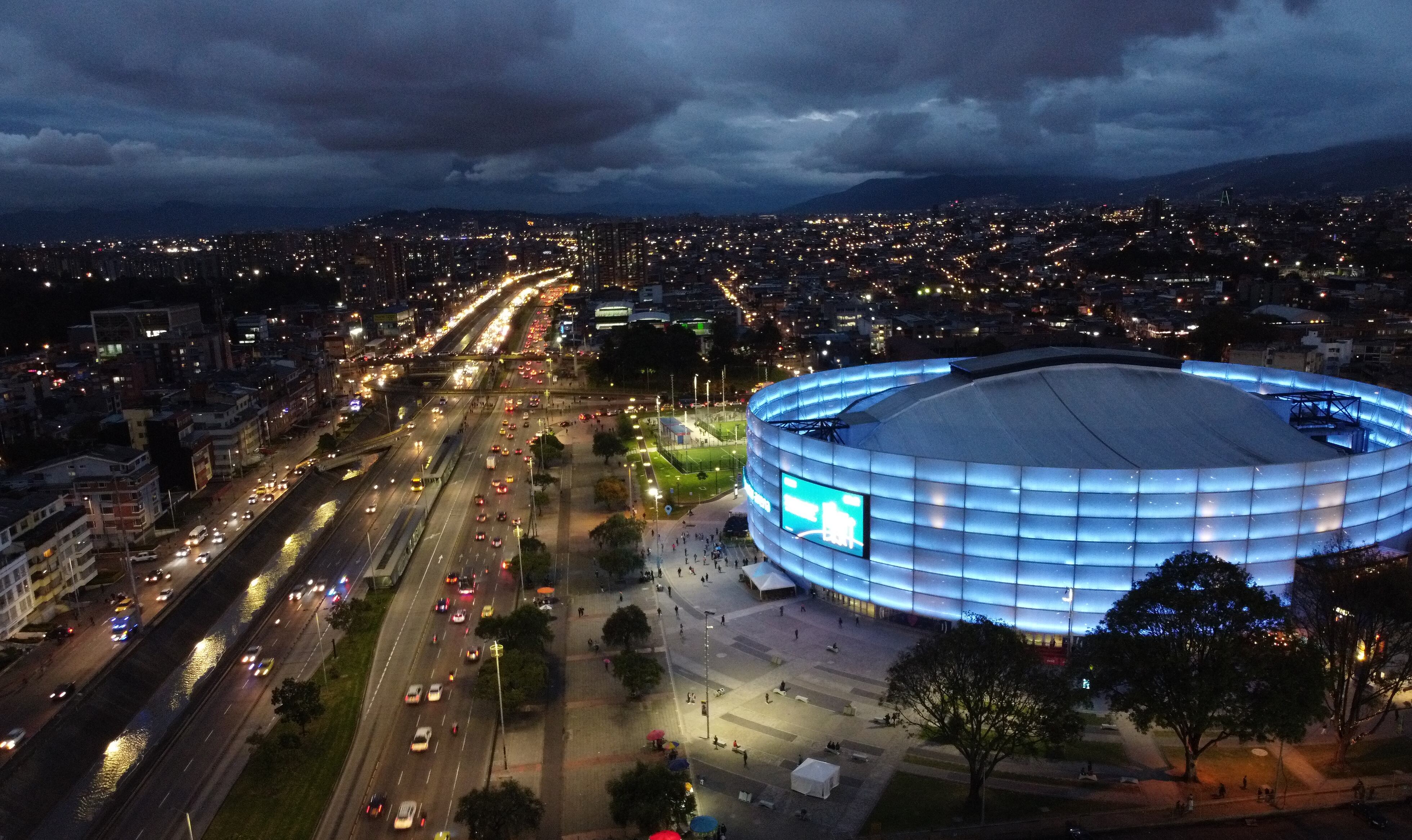 Movistar Arena vacunación nocturna contra el Covid 19 en Bogotá
Bogota 3 de agosto del 2021
Foto Guillermo Torres Reina / Semana
