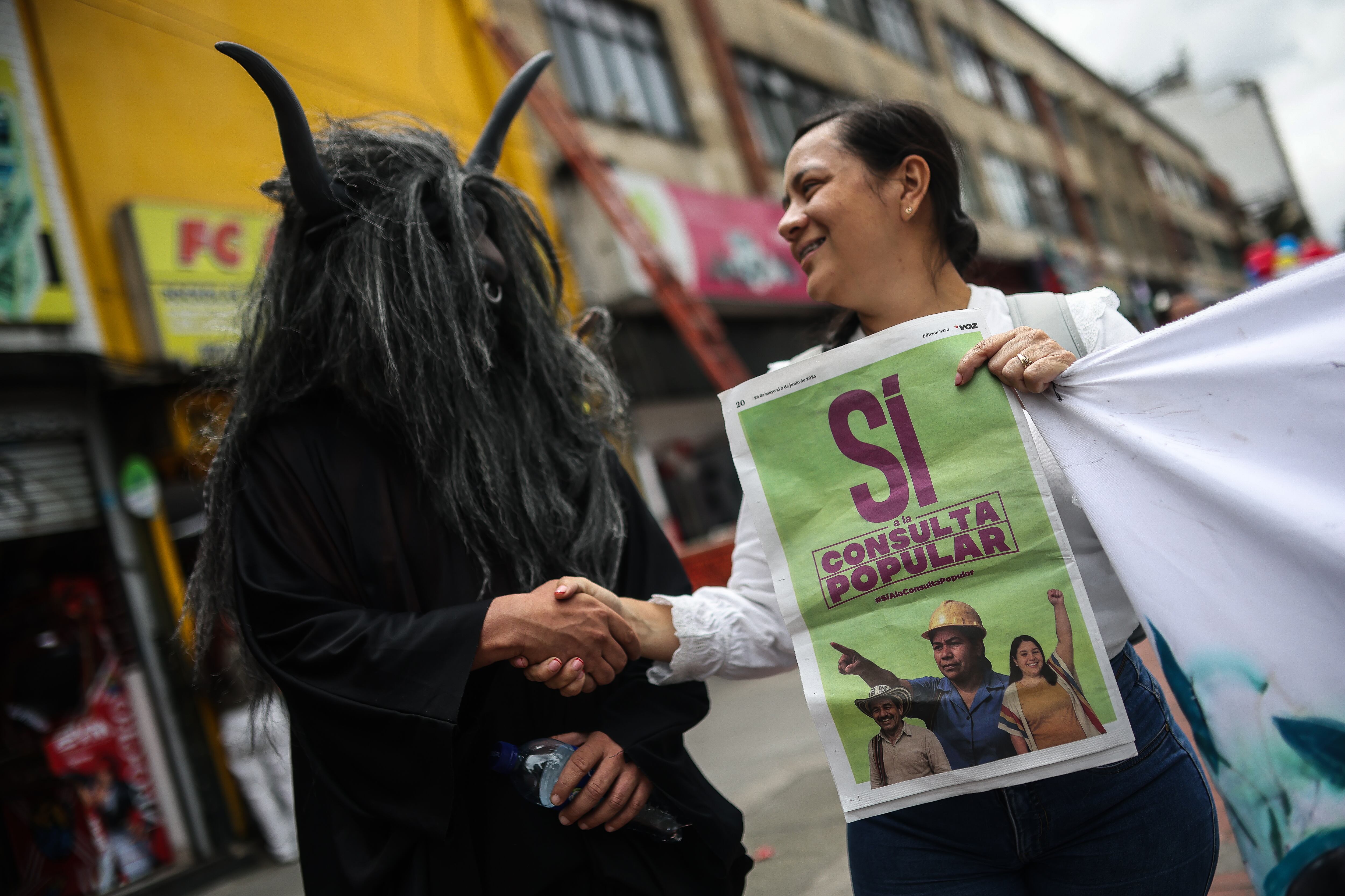 Marchas apoyo a la consulta popular, en el centro de Bogotá