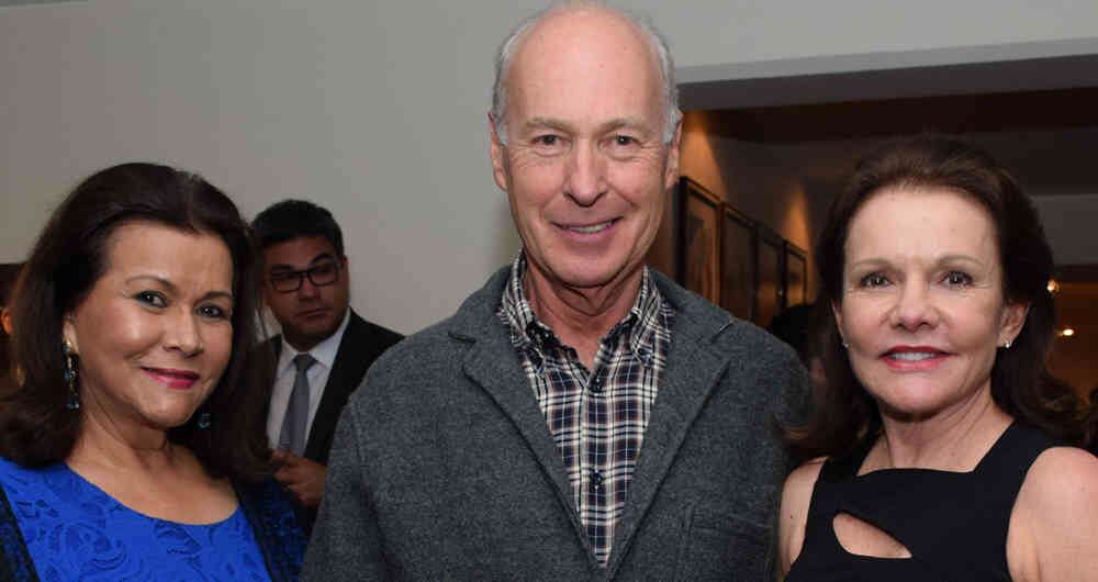 Ivette Uhía, Julio Manuel Ayerbe y Pilar Román de Ayerbe.