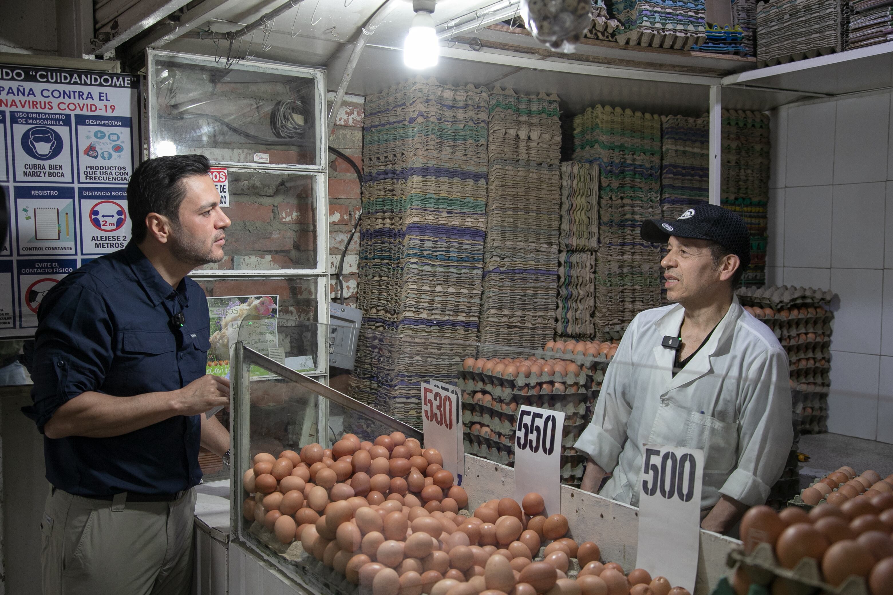 Juan Diego Alvira en la plaza de paloquemao incremento de precios en los alimentos 2023