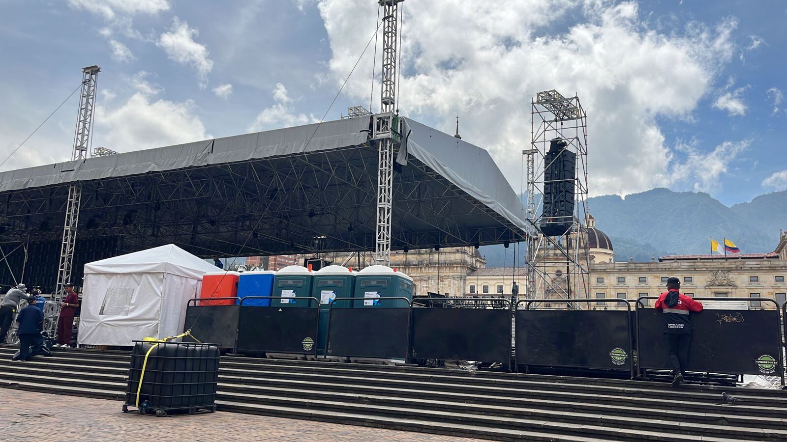 Tarima marchas 27 de septiembre.