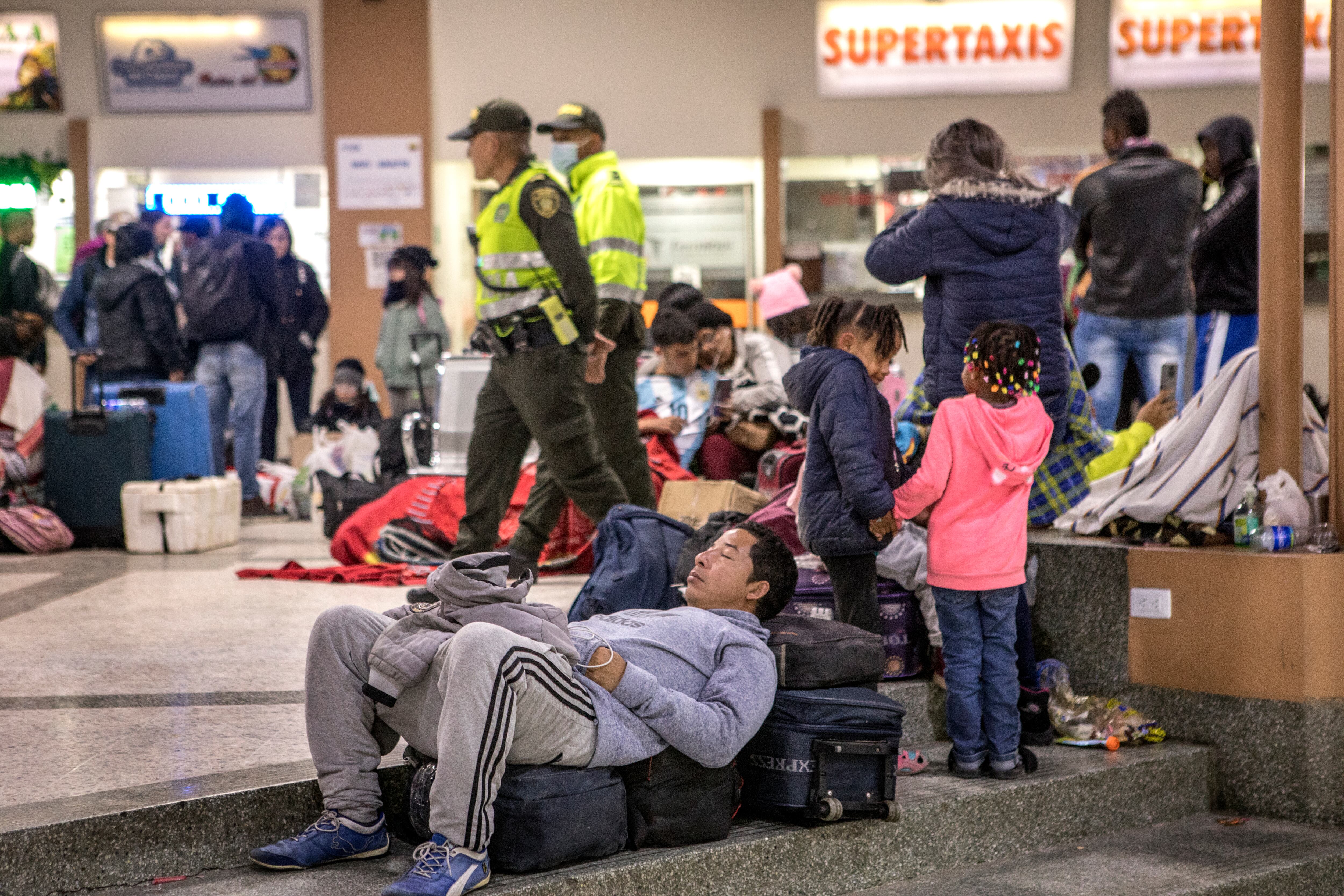 Juan Diego Alvira, , terminal de transportes de Pasto