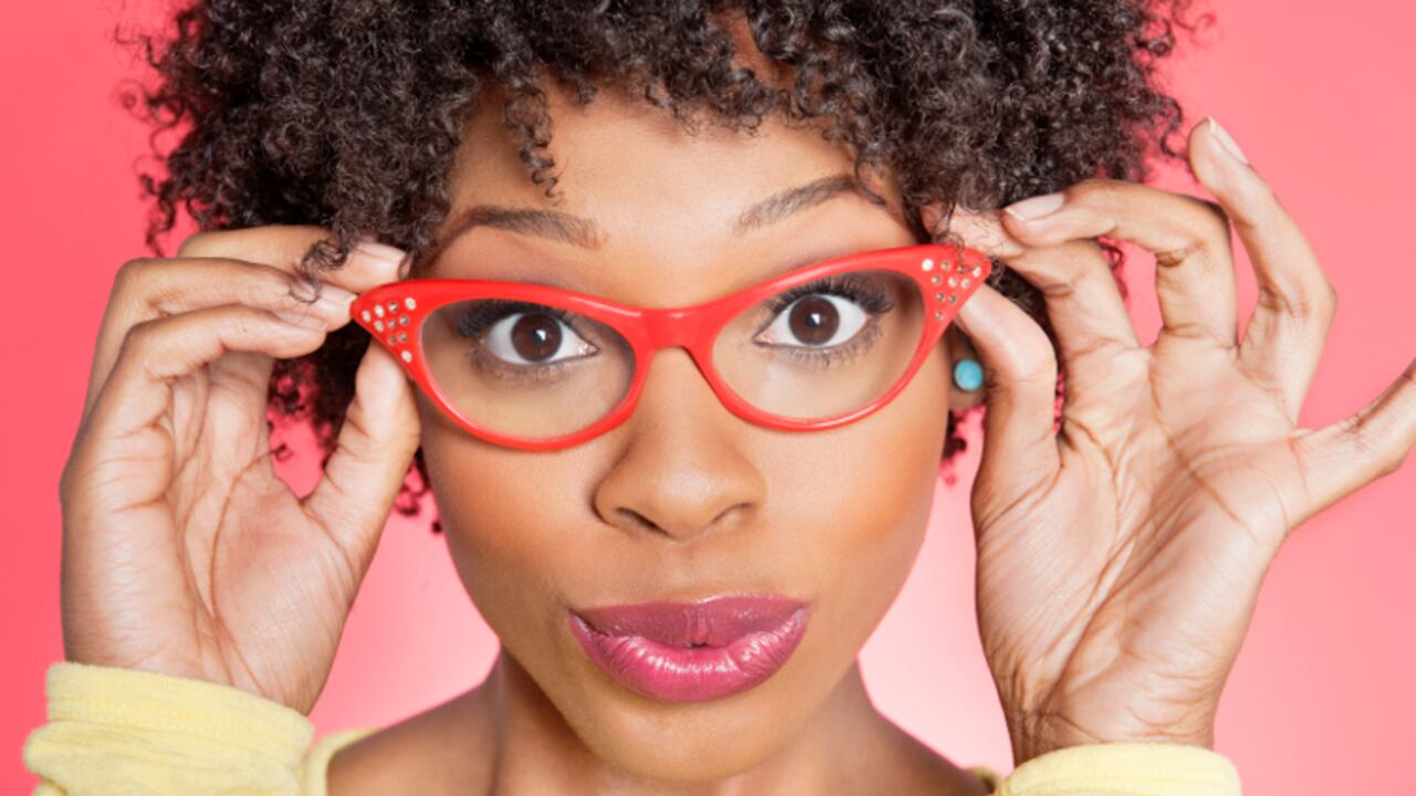 La verdad es que el pelo crespo es hermoso y tiene más posibilidades a la hora de soportar cualquier tipo de tratamiento, peinado o procedimiento químico. ©Ingimage