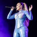MIAMI, FL - 4 DE OCTUBRE: Karol G se presenta durante la gira Diosa de La Noche de Gloria Trevi en el American Airlines Arena el 4 de octubre de 2019 en Miami, Florida. (Foto de John Parra / Getty Images)