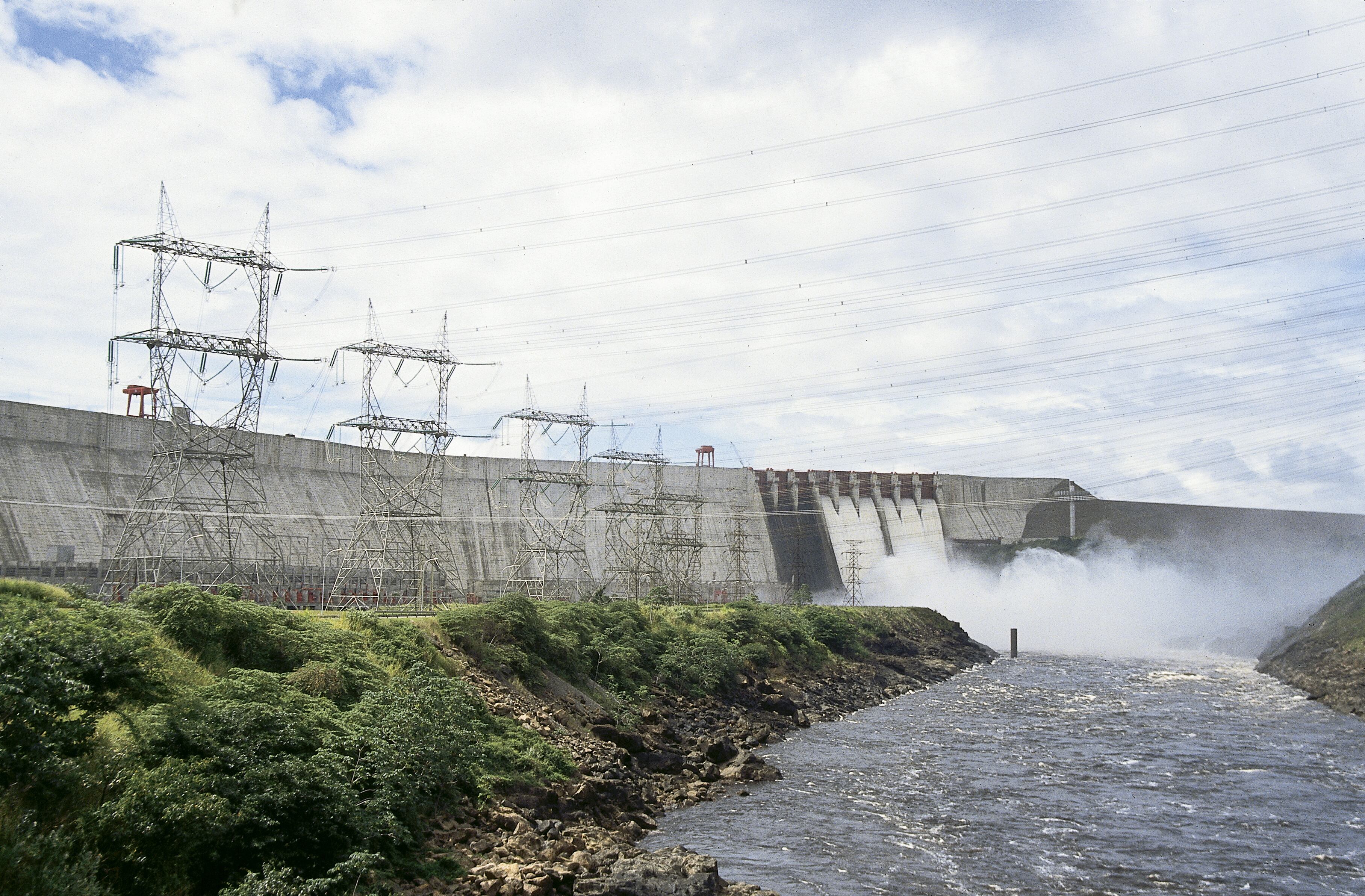 La presa de Guri en el estado de Bolívar, Venezuela. (Foto: Independent Picture Service/Universal Images Group vía Getty Images)