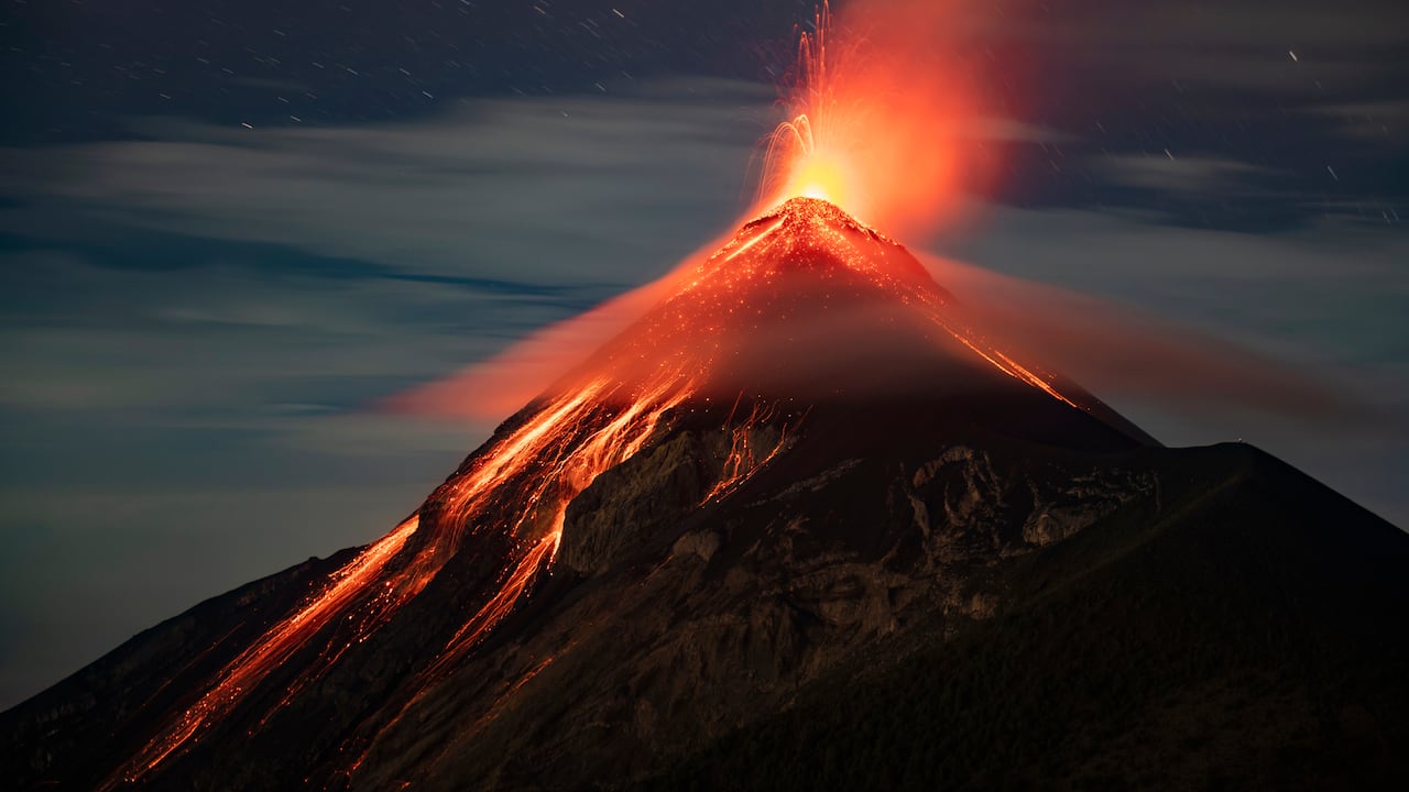 Los científicos analizaron registros sísmicos recopilados entre 1996 y 2007 mediante 23 estaciones instaladas alrededor del volcán.