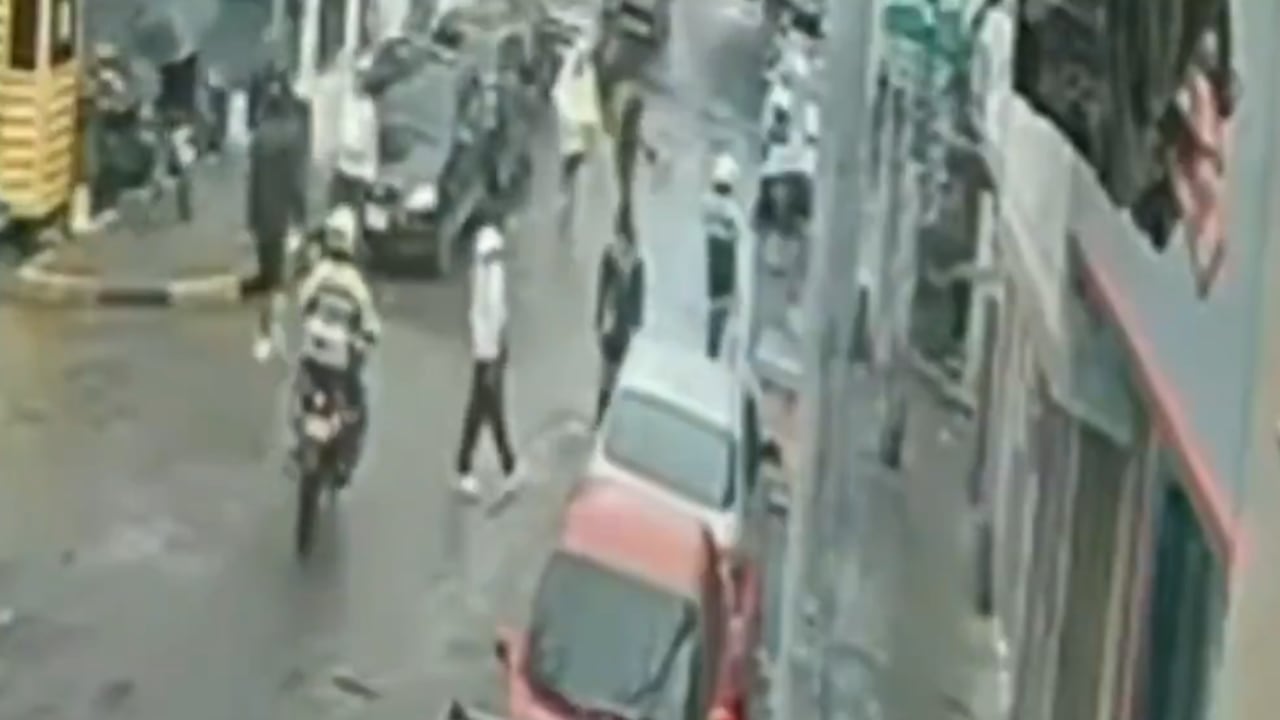 Uno de los momentos de la riña en Suba.