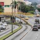 PUENTE VEHICULAR TRAFICO, VÍAS, CARROS en la ciudad de Cali