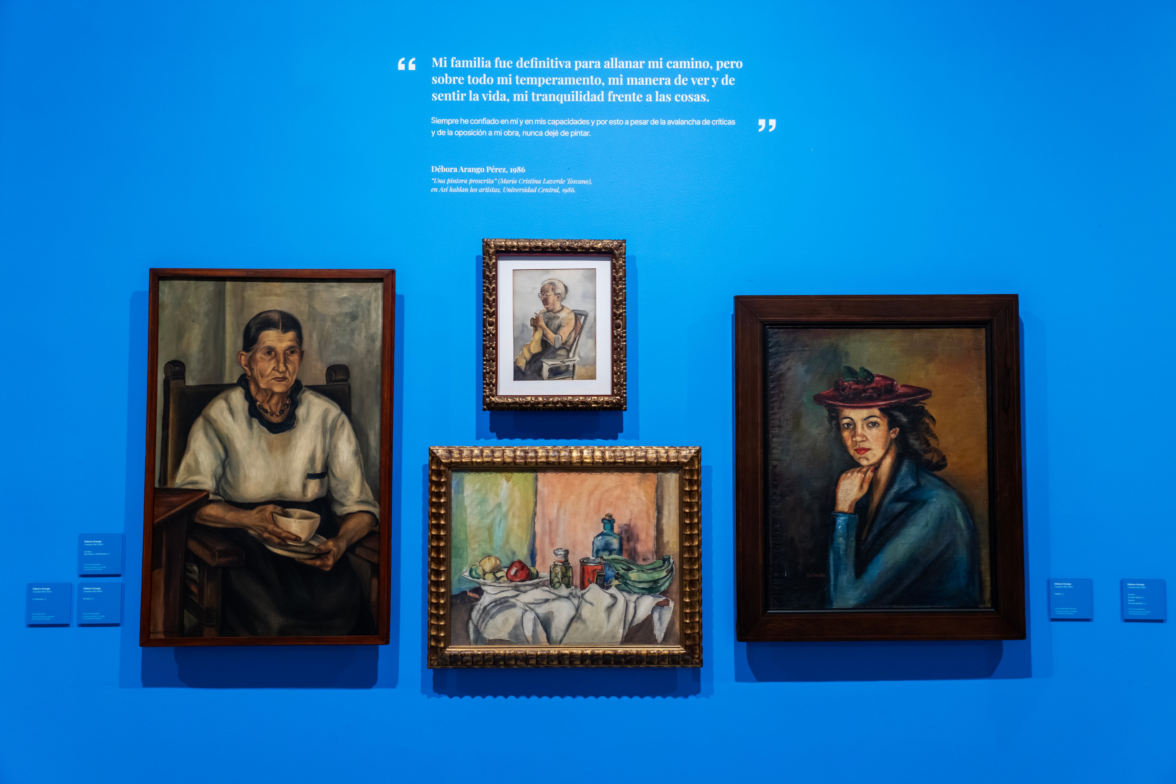 ‘El mundo en primera persona’ es una sala dedicada al universo íntimo de la maestra Débora Arango. En ella, el público podrá recorrer una selección de 118 obras que invitan a descubrir una dimensión más cercana, humana y personal de la artista.