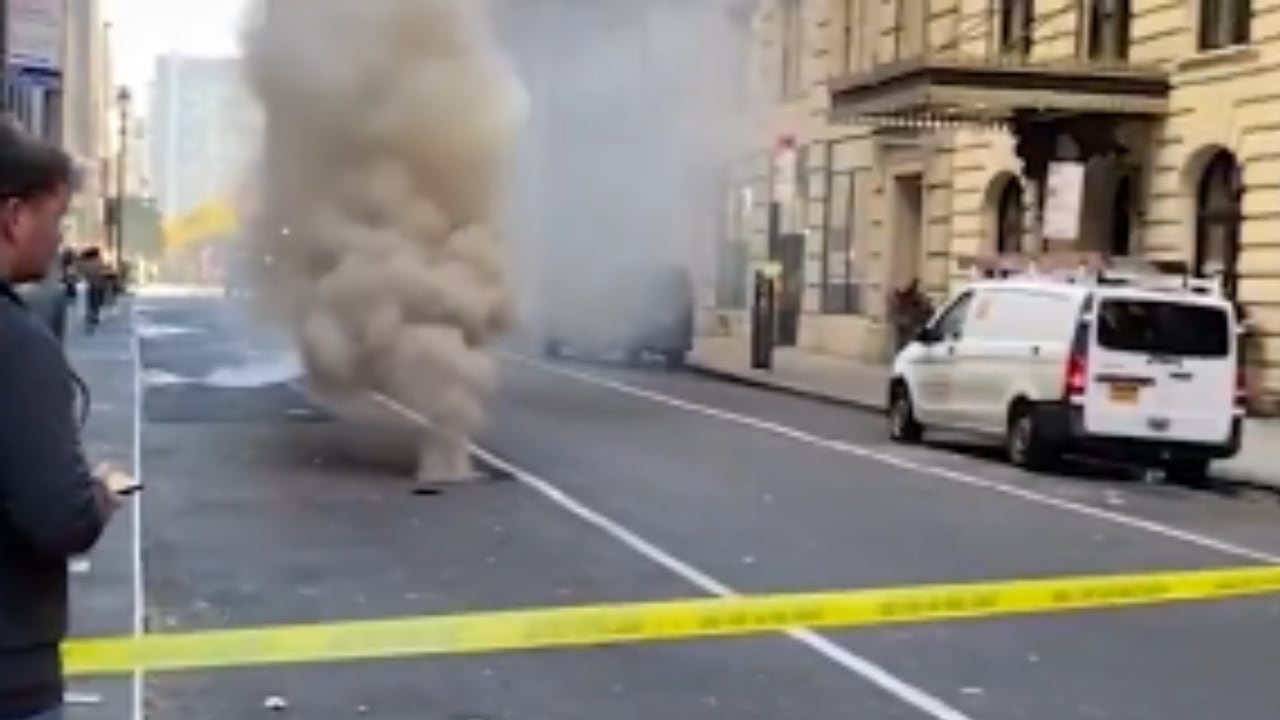 Alcantarilla en Nueva York causa alarma, despertando preocupación entre la población.