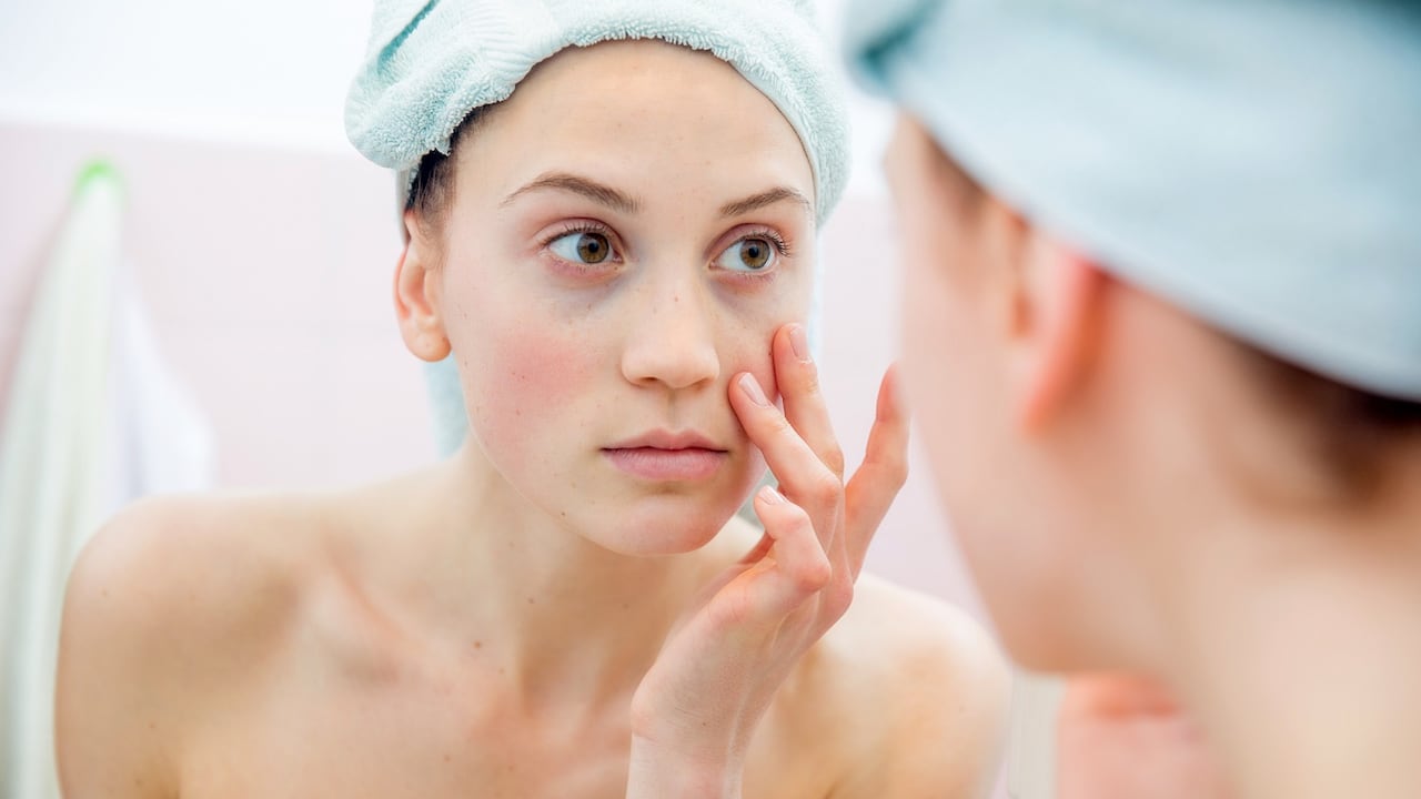 Tener una rutina del cuidado de la piel es vital para prevenir su daño.