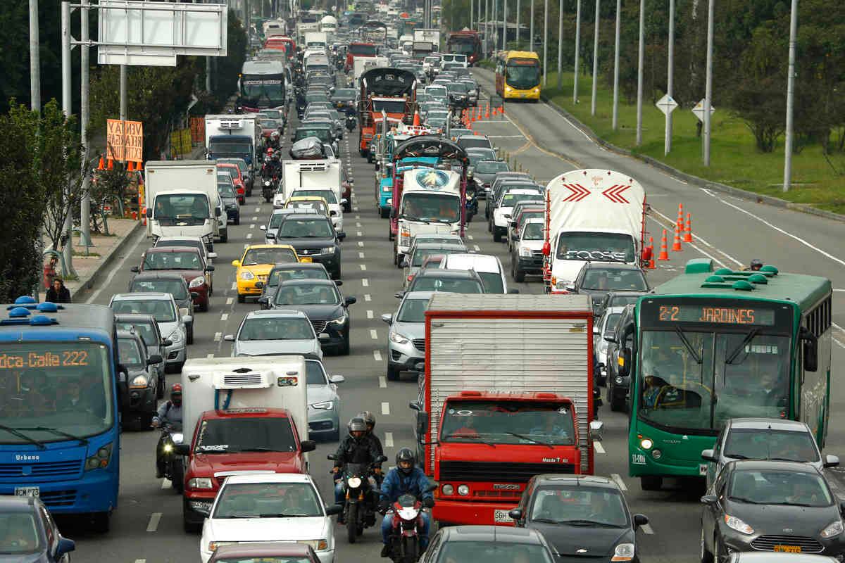 Las horas pico presentan un mayor flujo vehicular. 