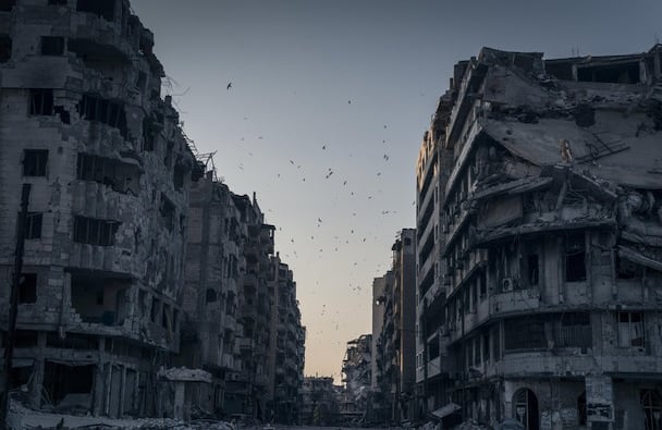 Mención honorífica en la categoría "Lugares": "Destroyed Homs" (Homs destruída)  Ubicación: Homs, Siria  Fotografía y leyenda por Sergey Ponomarev/Concurso de fotografía National Geographic 2014