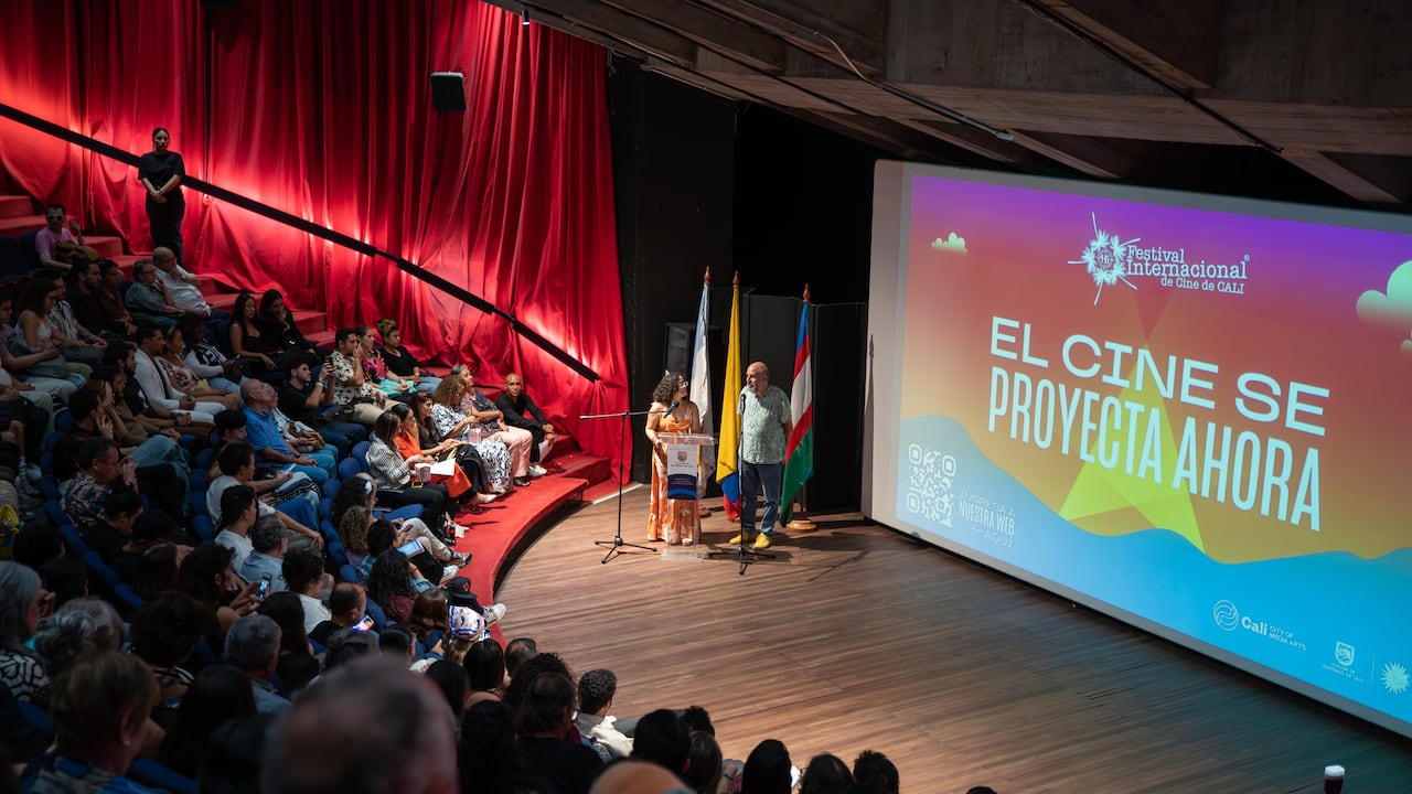 La ciudad de Cali entre 12 al 17 de noviembre vivirá el el Festival Internacional de Cine de Cali, el evento cinematográfico más importante del Suroccidente colombiano que exhibe las diferentes visiones de cineastas locales, nacionales e internacionales, en diversos espacios culturales de la ciudad.