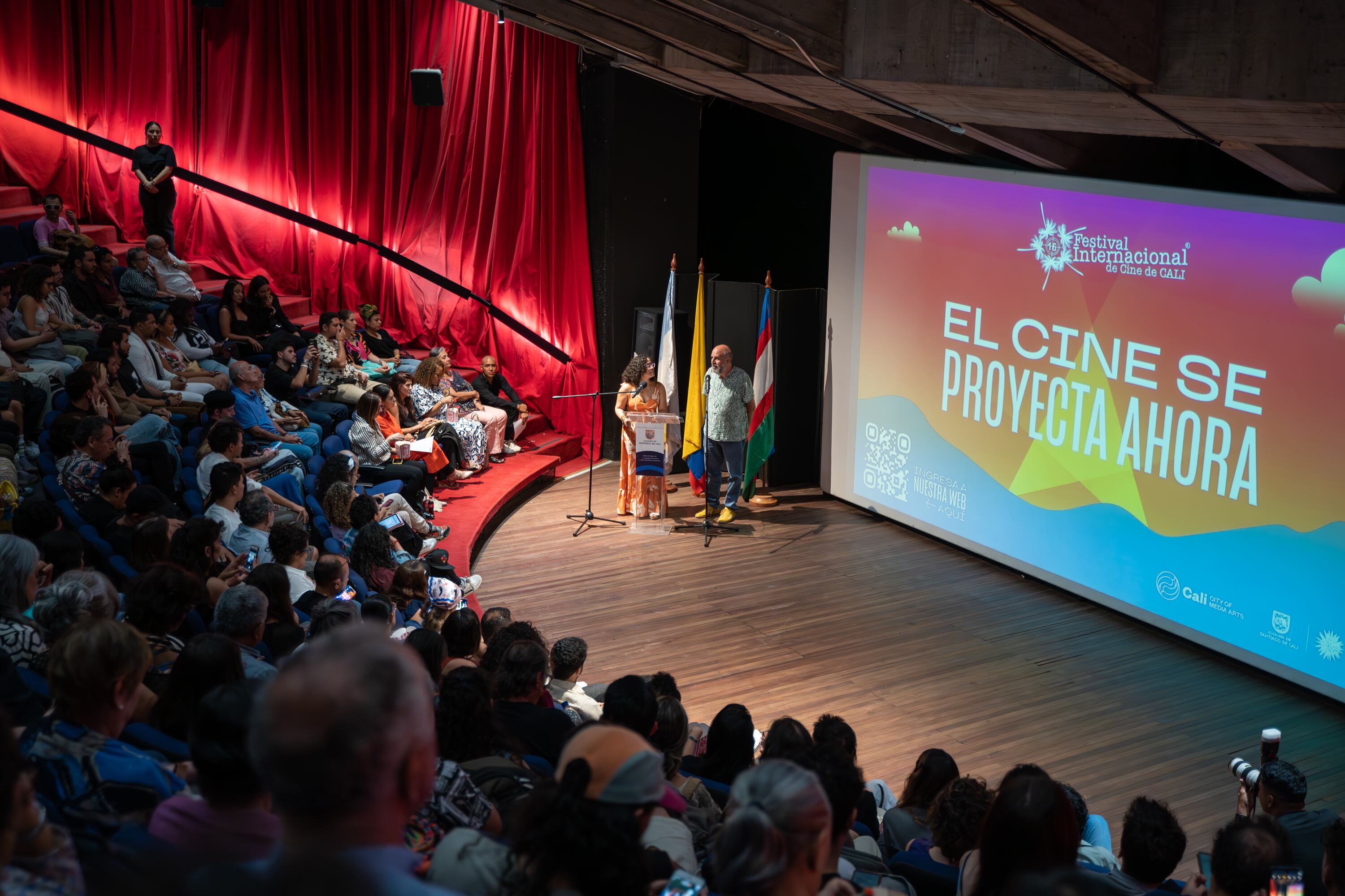 La ciudad de Cali entre 12 al 17 de noviembre vivirá el el Festival Internacional de Cine de Cali, el evento cinematográfico más importante del Suroccidente colombiano que exhibe las diferentes visiones de cineastas locales, nacionales e internacionales, en diversos espacios culturales de la ciudad.