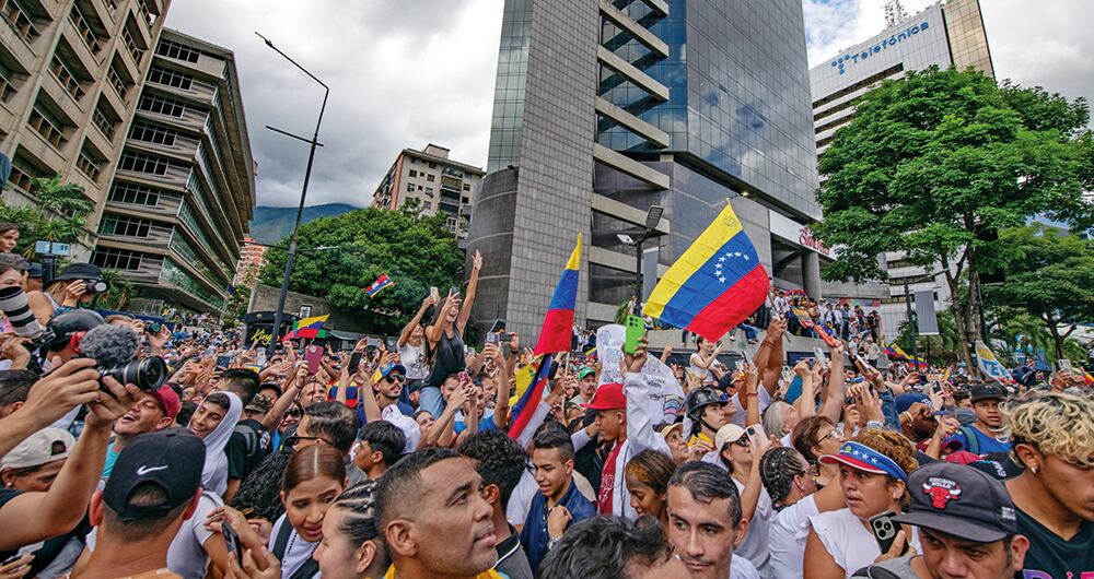 Los venezolanos piden libertad y democracia.