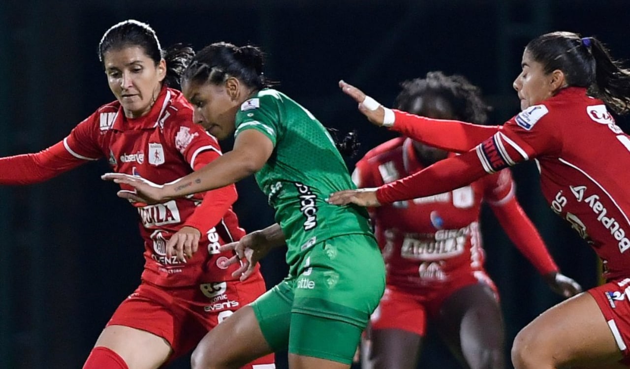 Postal de la ida de cuartos de final entre La Equidad y América.