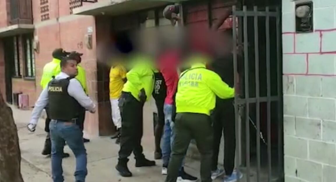 Autoridades desmantelaron dos líneas de expendio alrededor de instituciones educativas en Cali.