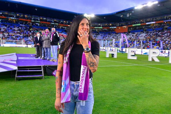 Jenni Hermoso recibió un homenaje en el estadio del Pachuca.