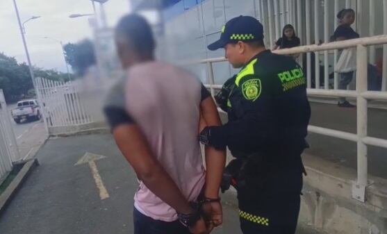 Uno de los presuntos asesinos fue capturado momentos después del crimen.