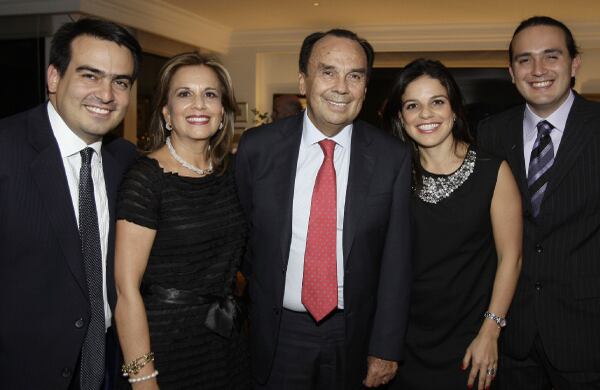 Jorge Hernán Peláez, Beatriz de Peláez, Hernán Peláez Restrepo, María Beatriz Peláez y Manolo Peláez.