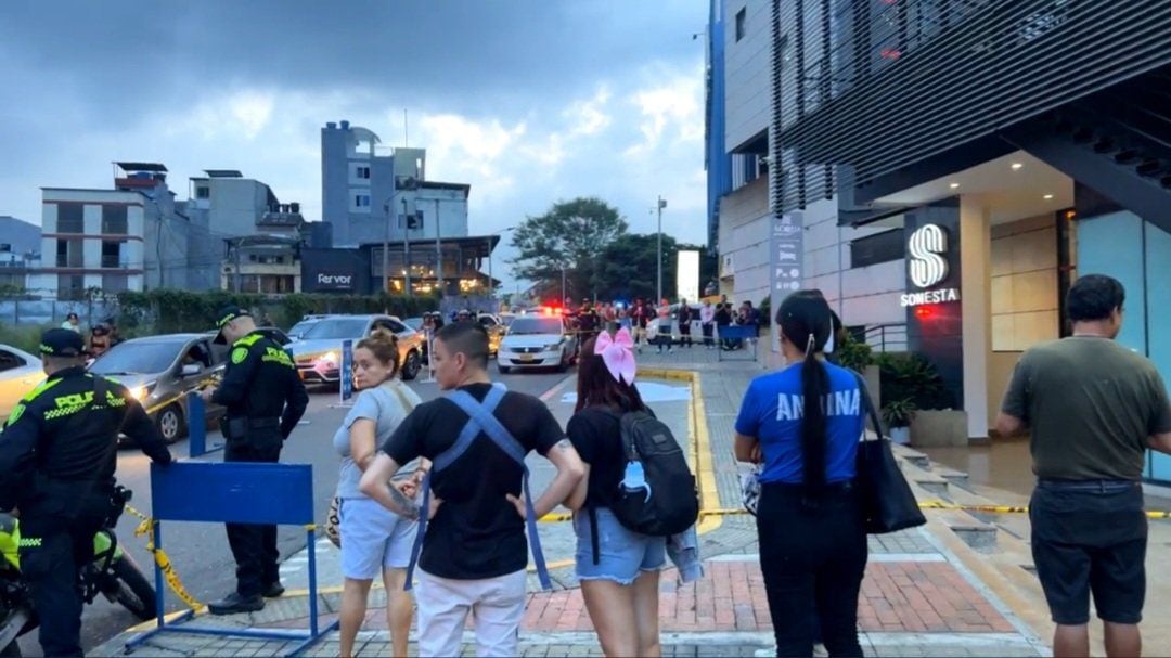 La policía hizo presencia en el lugar de los hechos y acordonó el perímetro
