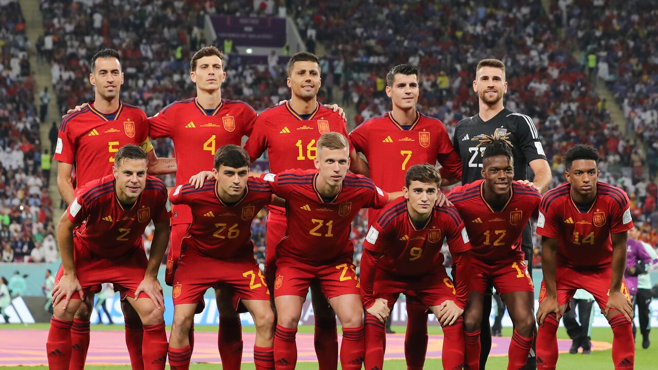 Nico Williams y Alejandro Balde hicieron parte del duelo de La Roja en Qatar 2022
