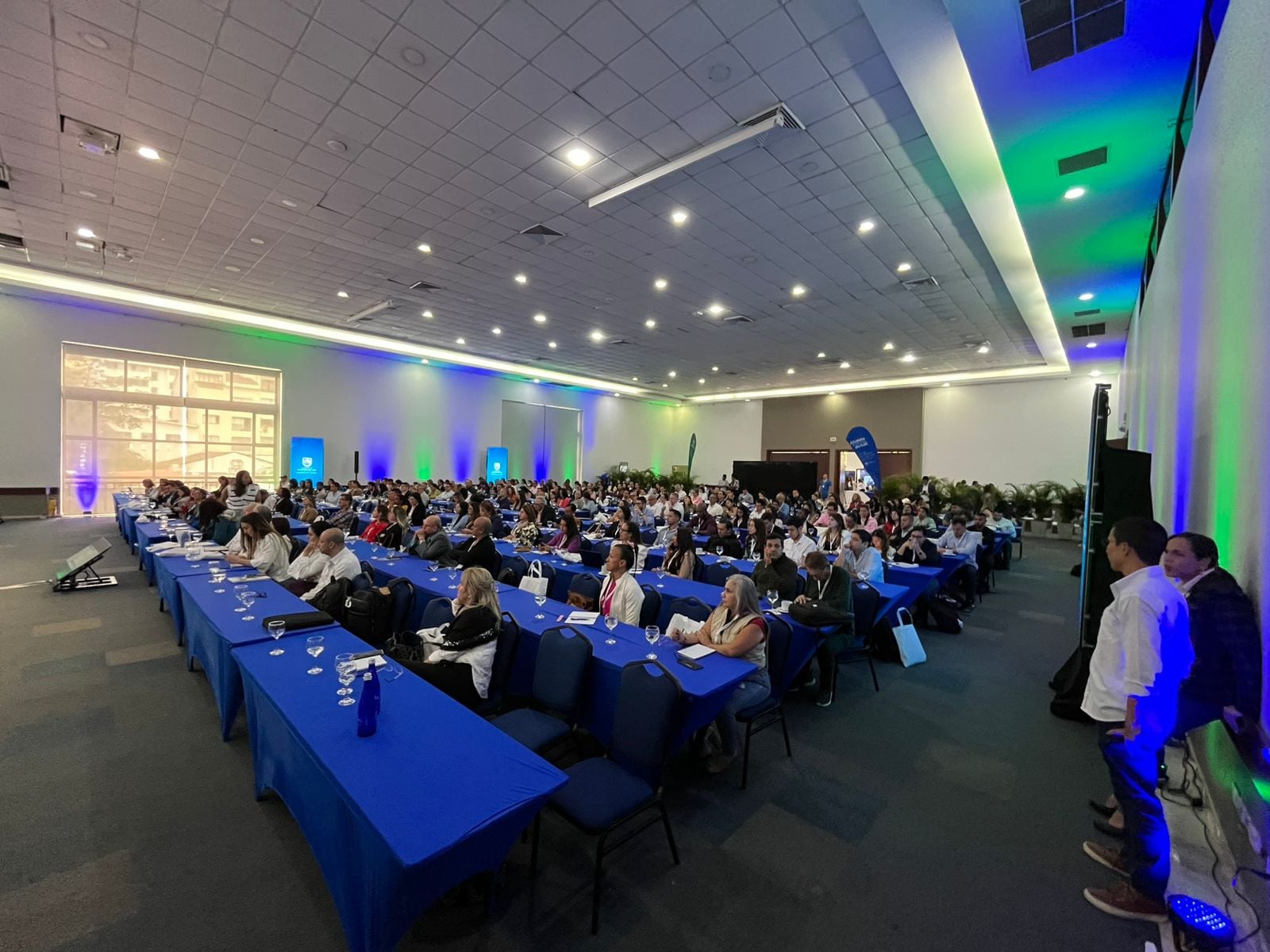 En el hotel Dann Carlton, decenas de profesionales de la salud y directores de diferentes instituciones de alta calidad se reúnen en estas dos jornadas para hablar sobre las potencialidades del turismo médico.