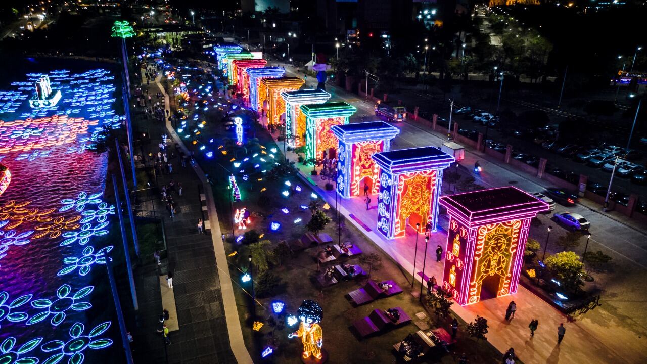 Figuras inspiradas en la famosa película Encanto.