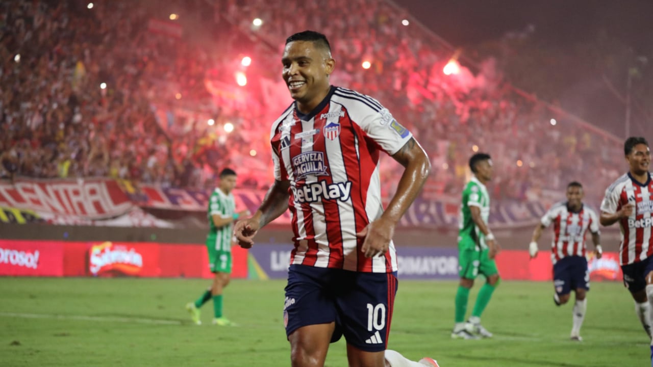 Luis Fernando Muriel celebrando uno de los goles que le hizo a Nacional en esta final de ida de la Liga BetPlay.